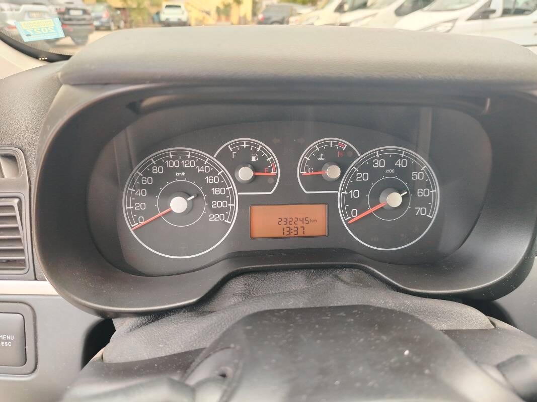Fiat Punto 1.3 mjt 16v Active c clima 75cv 5p