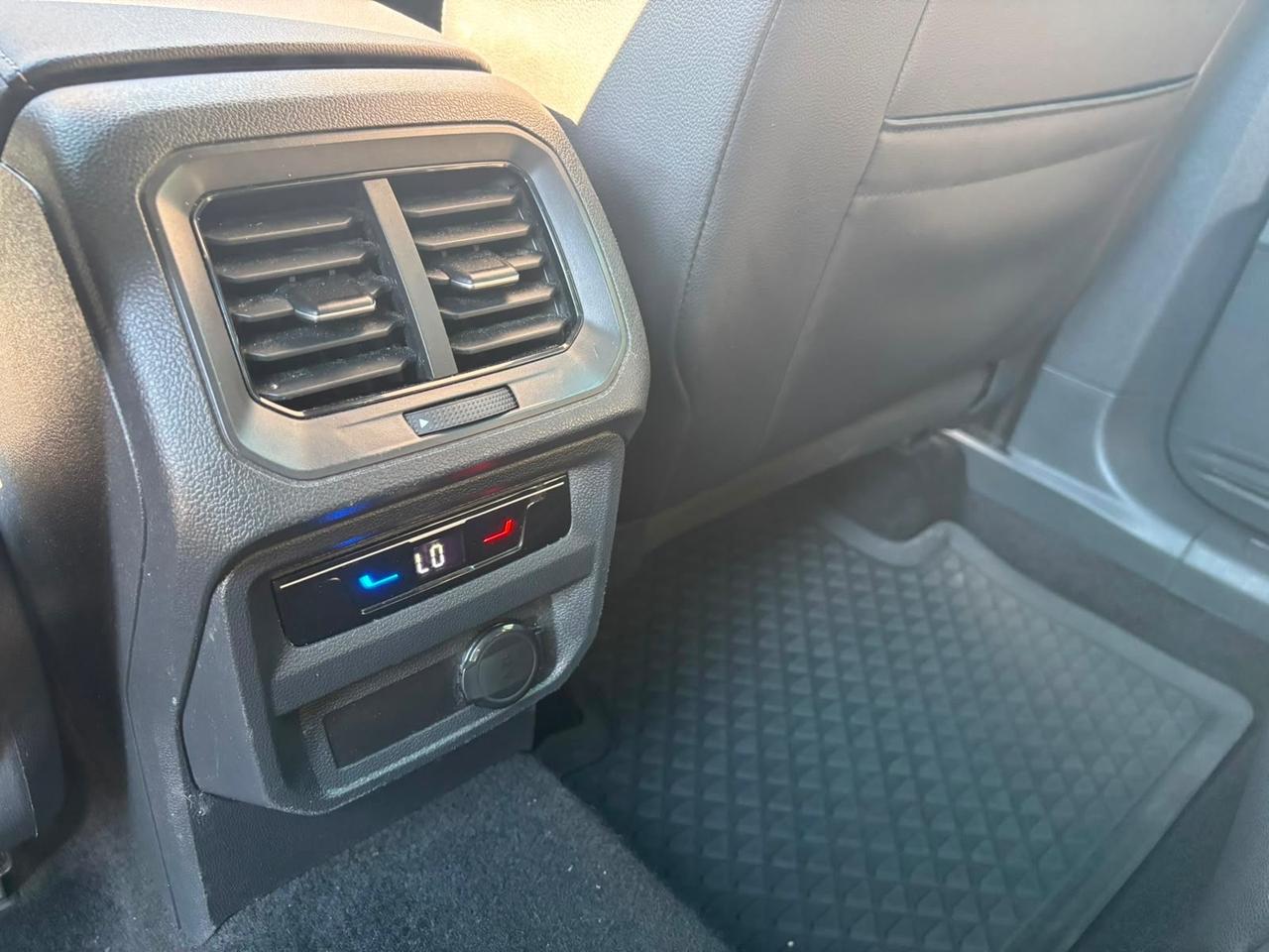Volkswagen Tiguan 2.0 TDI 150 CV SCR DSG R-Line