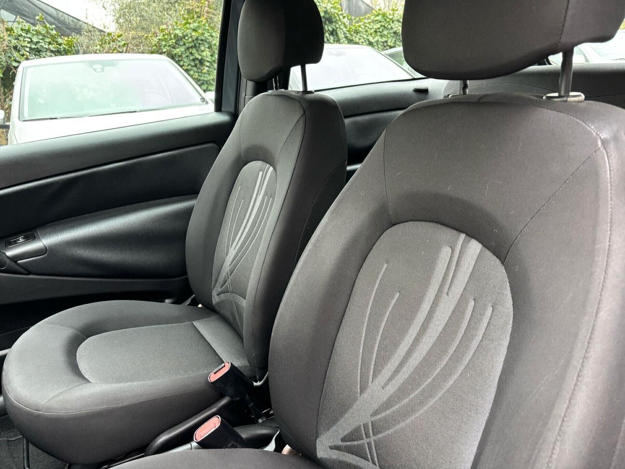 Lancia Ypsilon 1.2 69 CV Unyca OK Neopatentati