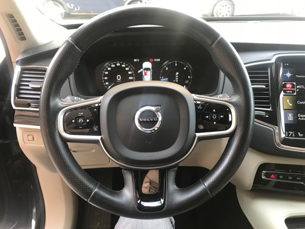 Volvo XC90 D5 AWD Geartronic 7 p.ti Inscription TETTO PELLE NAVY H/K LED 21