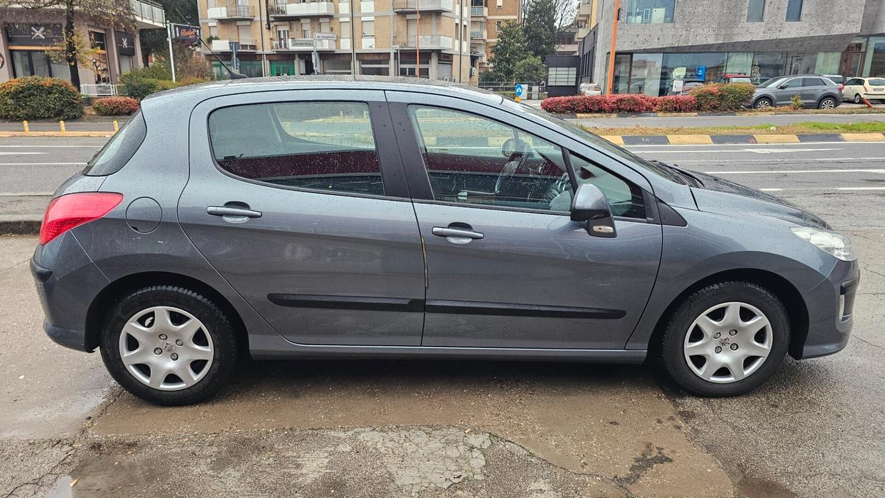 Peugeot 308 1.6 HDi 90CV 5p. Tecno