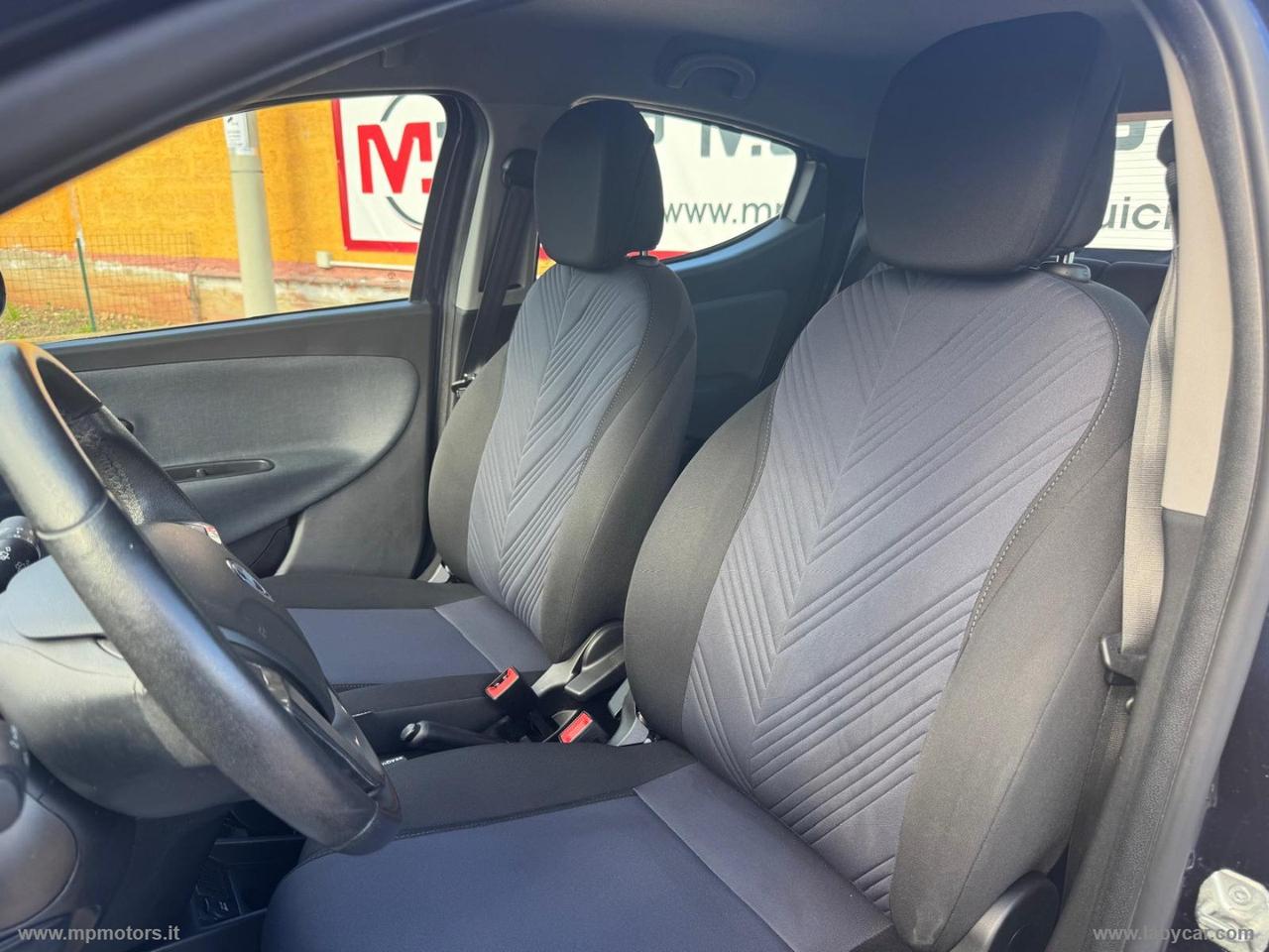 LANCIA YPSILON GOLD 1.0 HYBRID 70CV