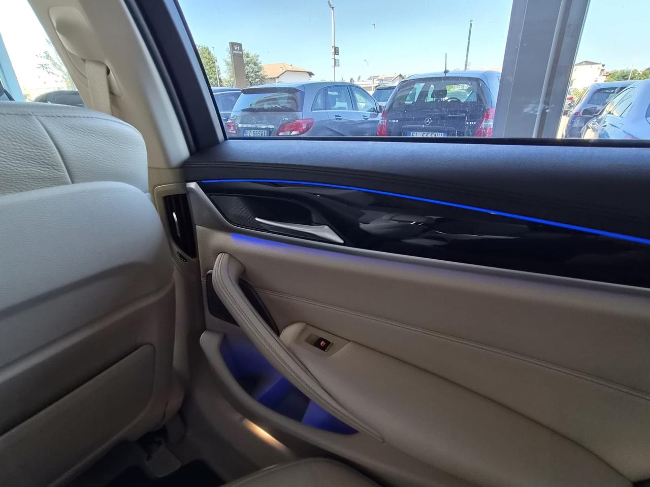 Bmw 530d xDrive Luxury 265cv STRAFUL !!