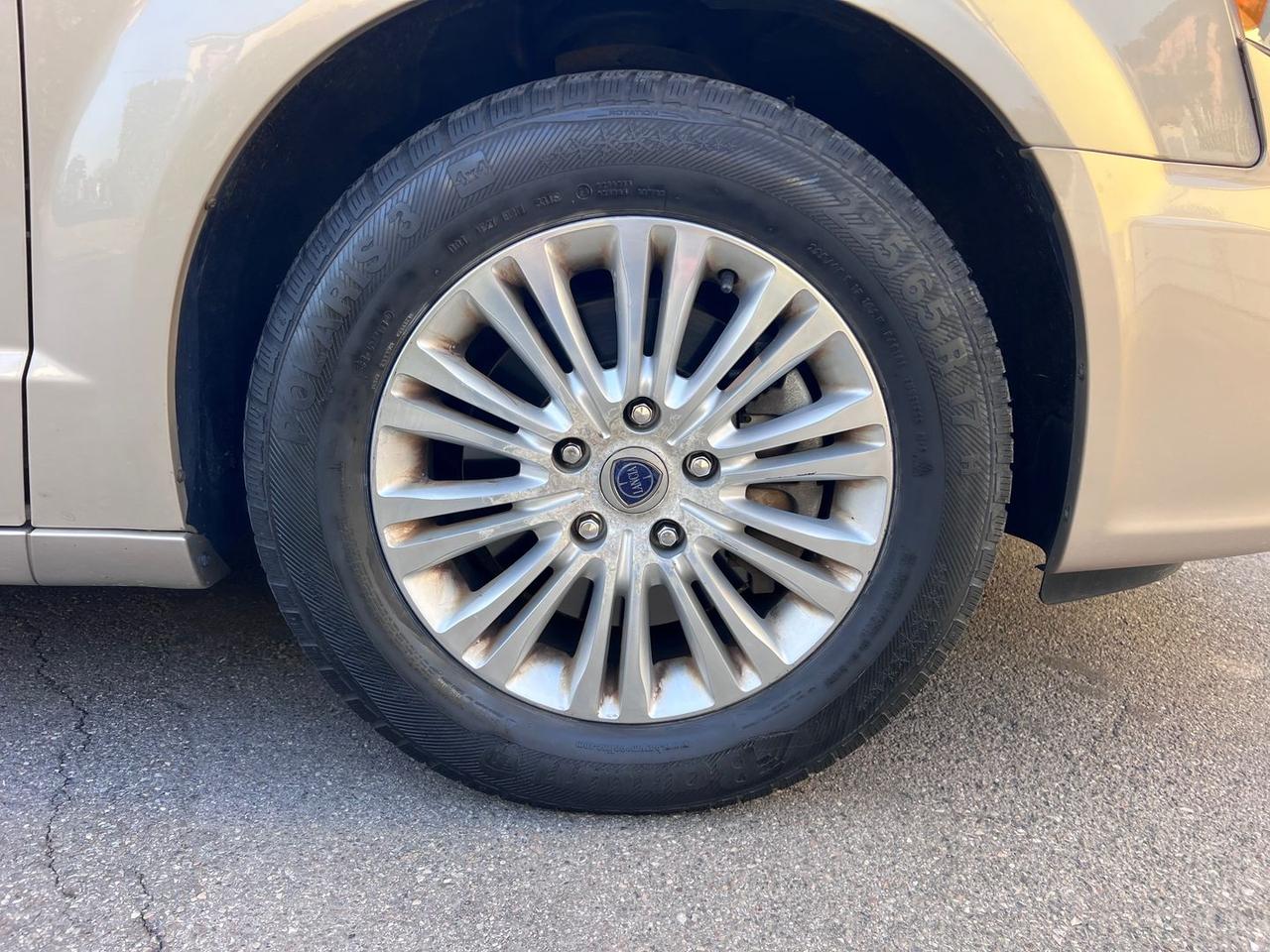 Lancia Voyager 2.8 D Platinum #9528