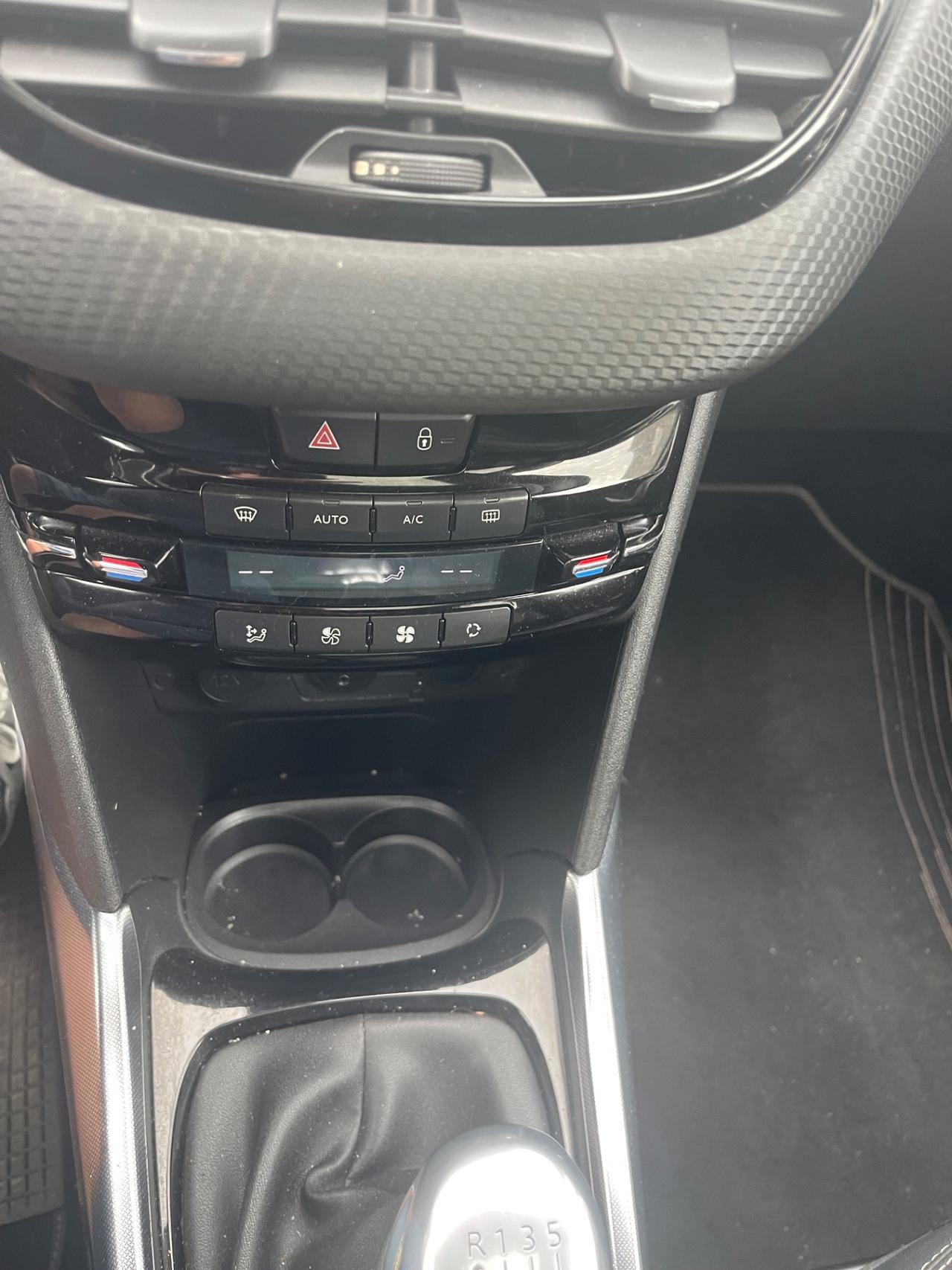 Peugeot 2008 1.6 e-HDi 115 CV Stop&Start Féline
