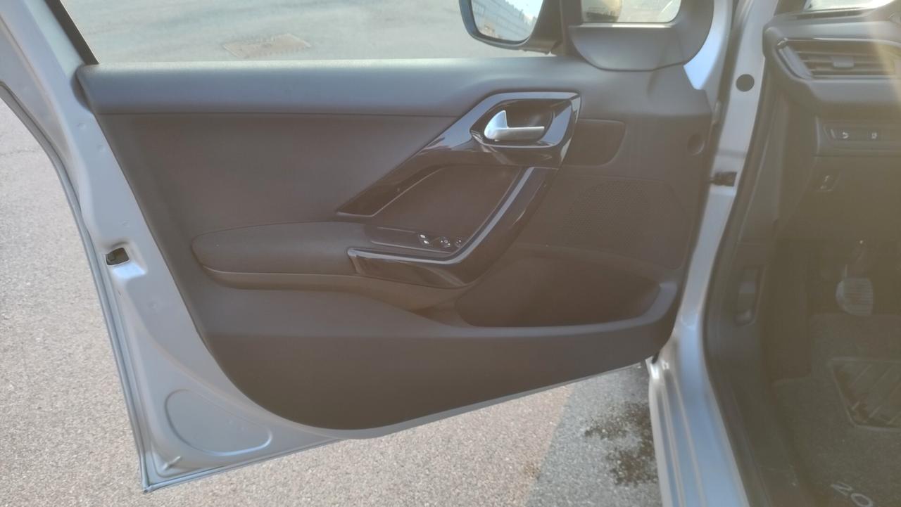 Peugeot 208 PureTech 82 5p. GPL Allure NEOPATENTATI - 2018