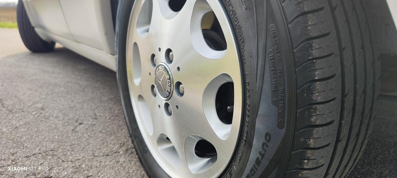 Mercedes-benz E 200 CABRIO (Mosca bianca)