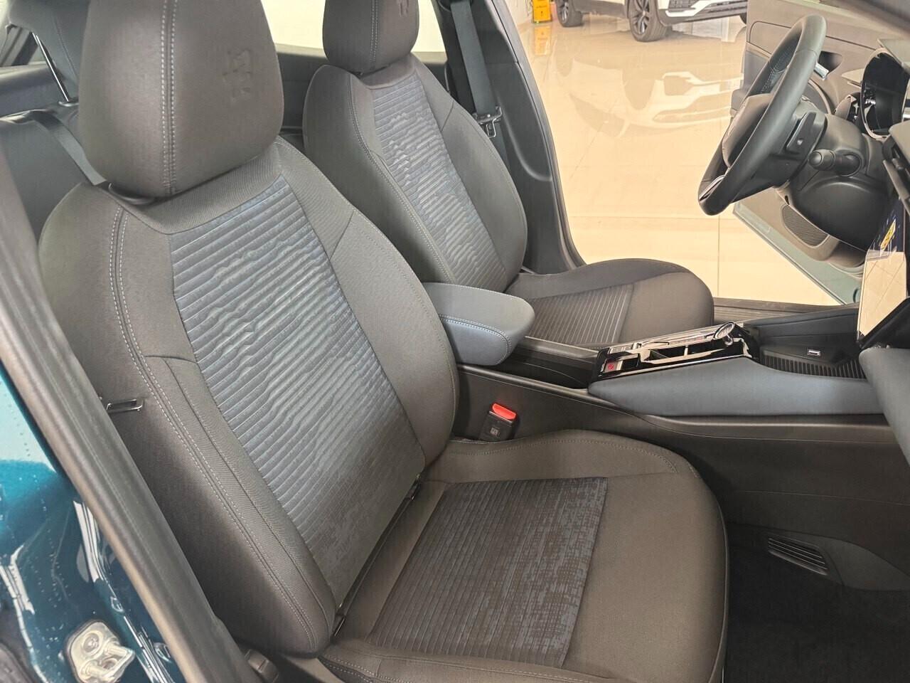 Alfa Romeo Junior HYBRID 145 CV. KM.0