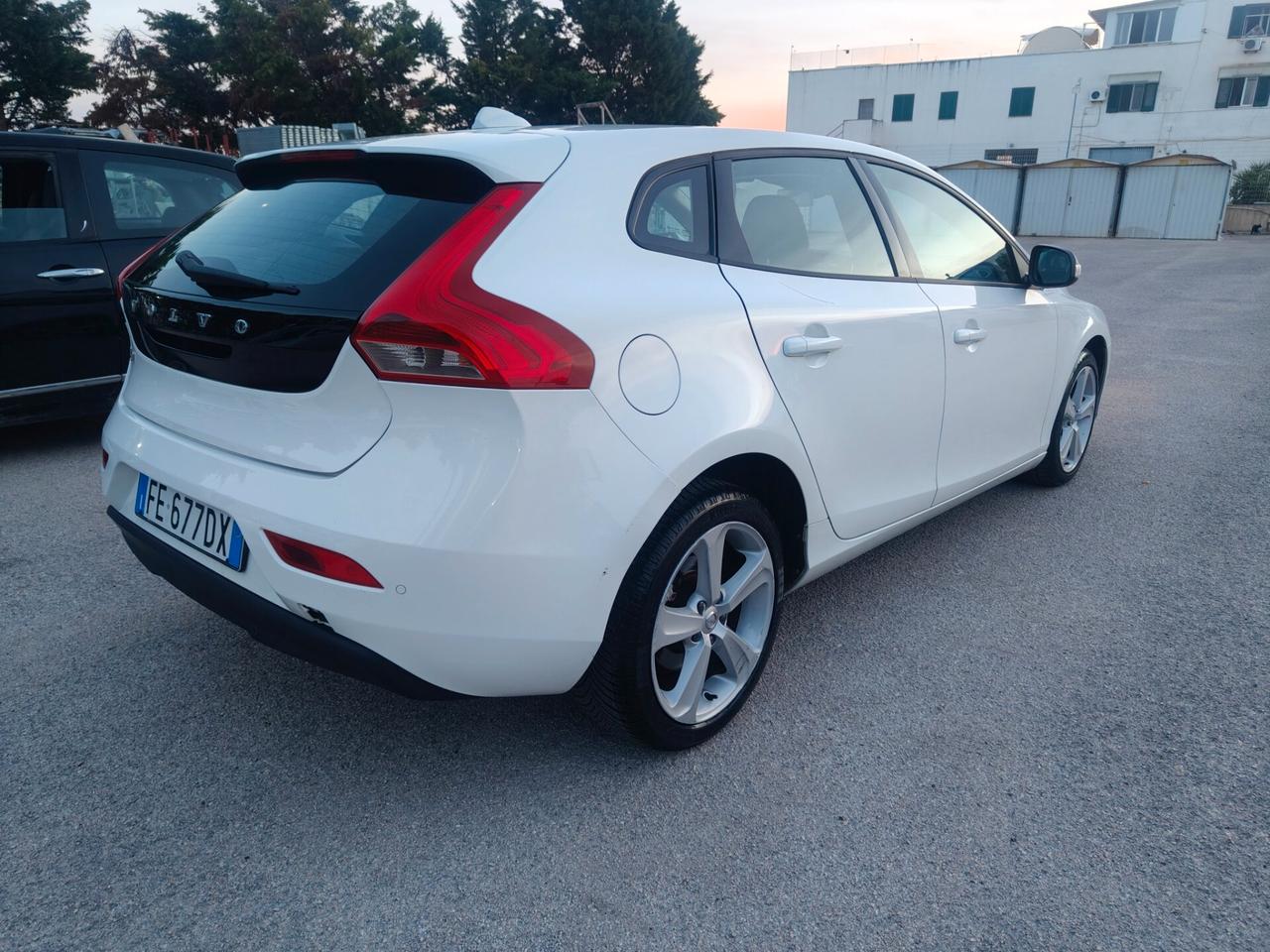 Volvo V40 D3 2.0D 120cv Momentum
