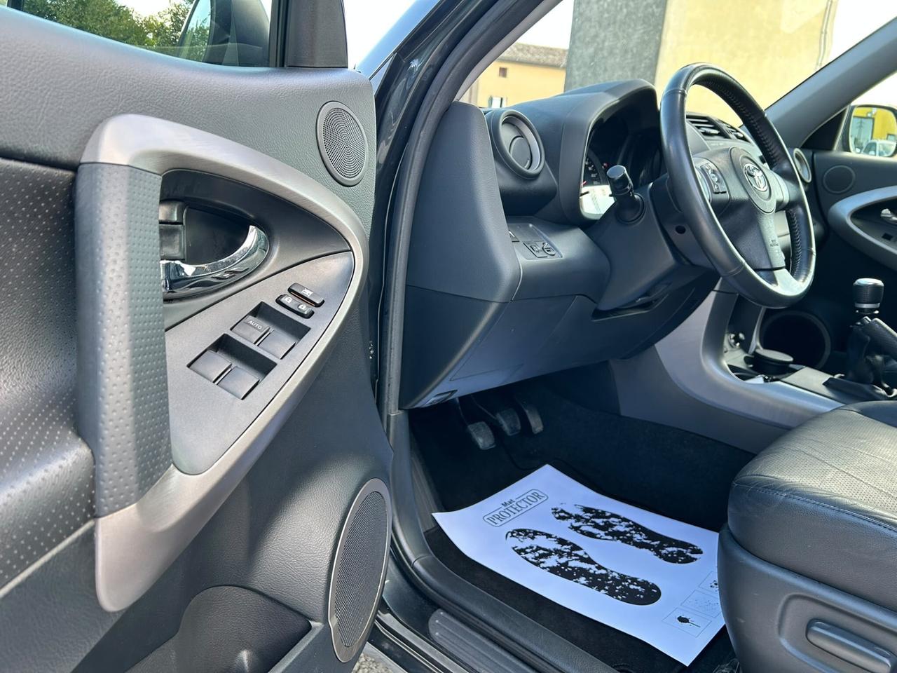 TOYOTA RAV4 2.2 D-CAT UNICO PROP. LUXURY TOP