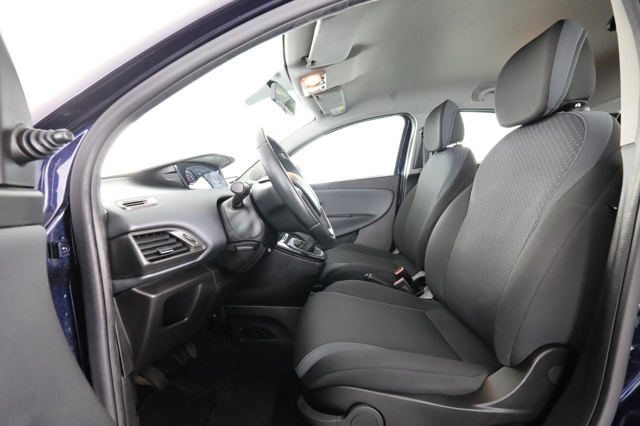 LANCIA Ypsilon 3ª serie Ypsilon 1.2 69 CV 5 porte Silver