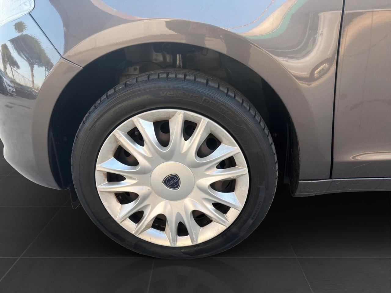 Lancia Ypsilon 1.2 69cv GPL Ecochic Gold