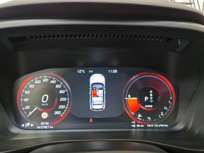 Volvo XC40 Recharge T4 129+82 CV Plug-In Hybrid Automatica Recharge Ultimate Dark N1 Autocarro