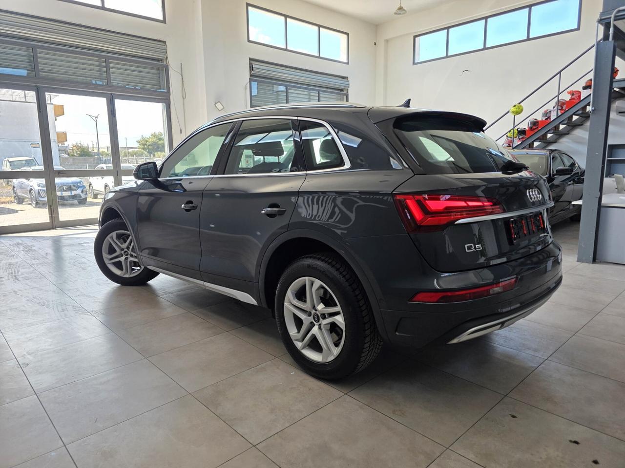 Audi Q5 - 40 TDI 204 CV quattro S tronic Business Advanced