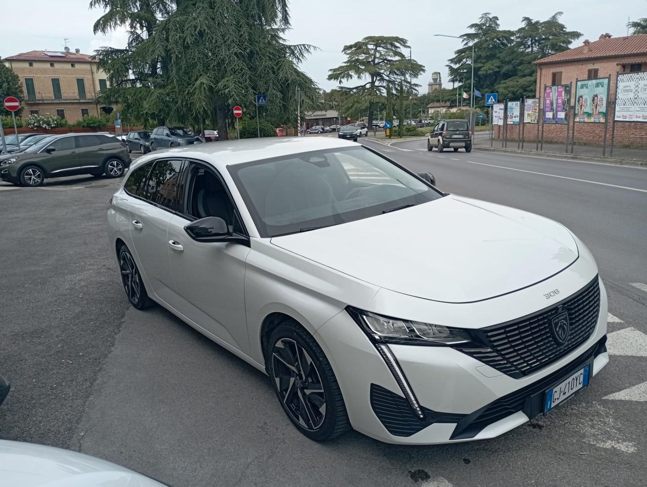 Peugeot 308 Allure PureTech 130 CV – 2022 | 66.000 km | €17.000