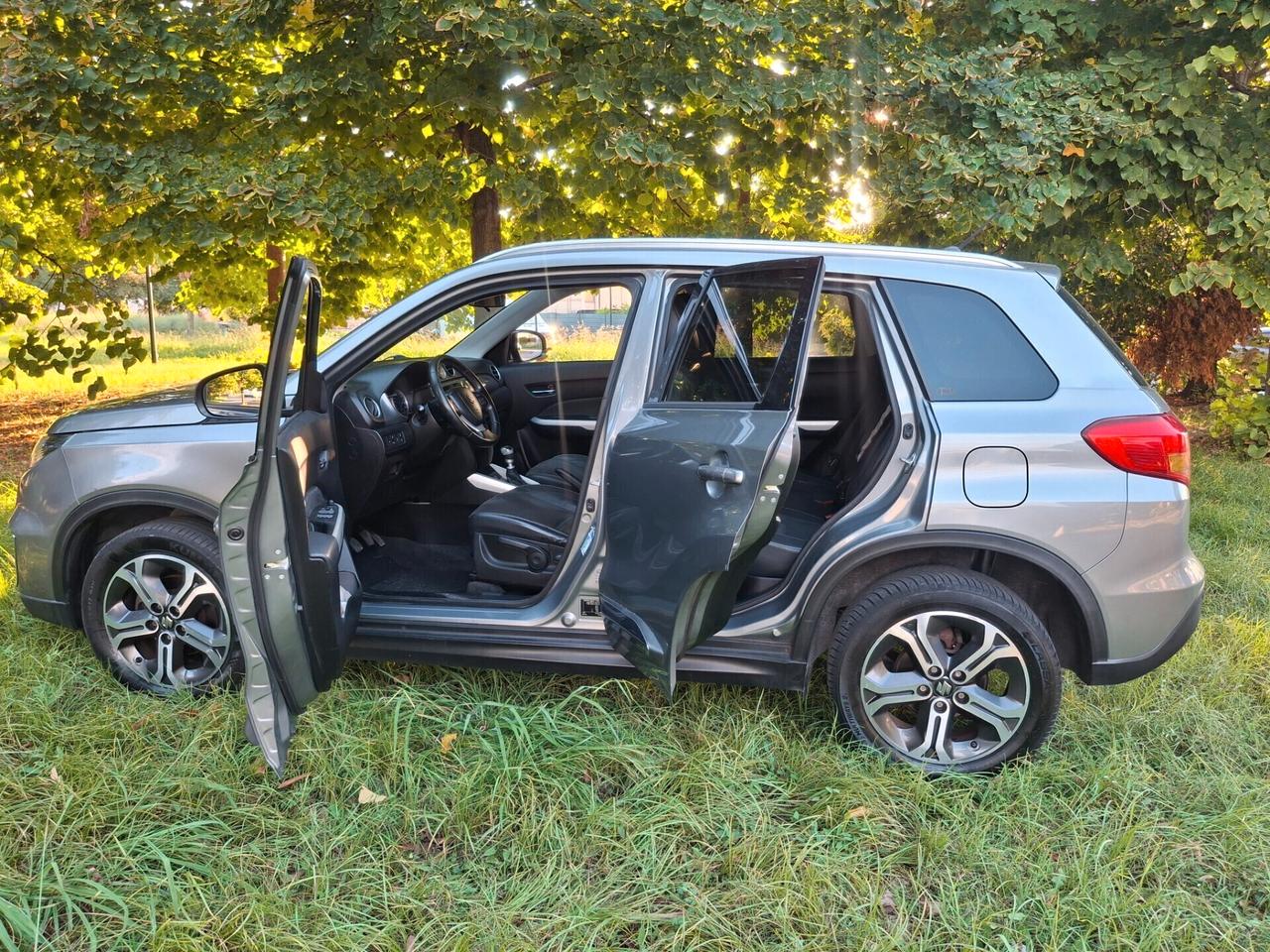 Suzuki Vitara 1.6 DDiS V-Cool-EURO6b-PELLE-NAVI-