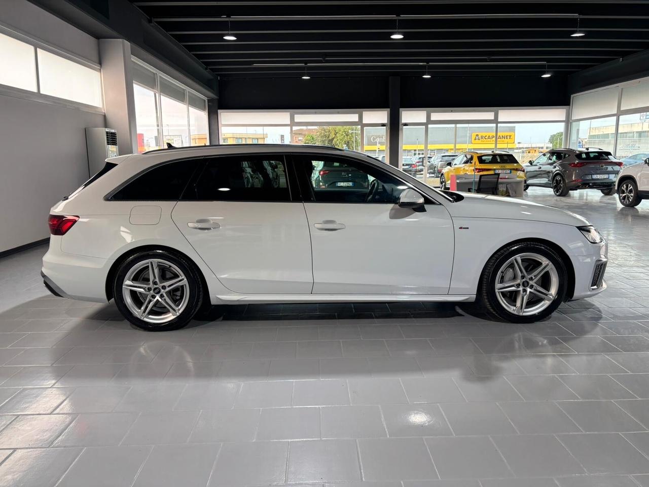Audi A4 Avant 40 TDI S tronic line edition