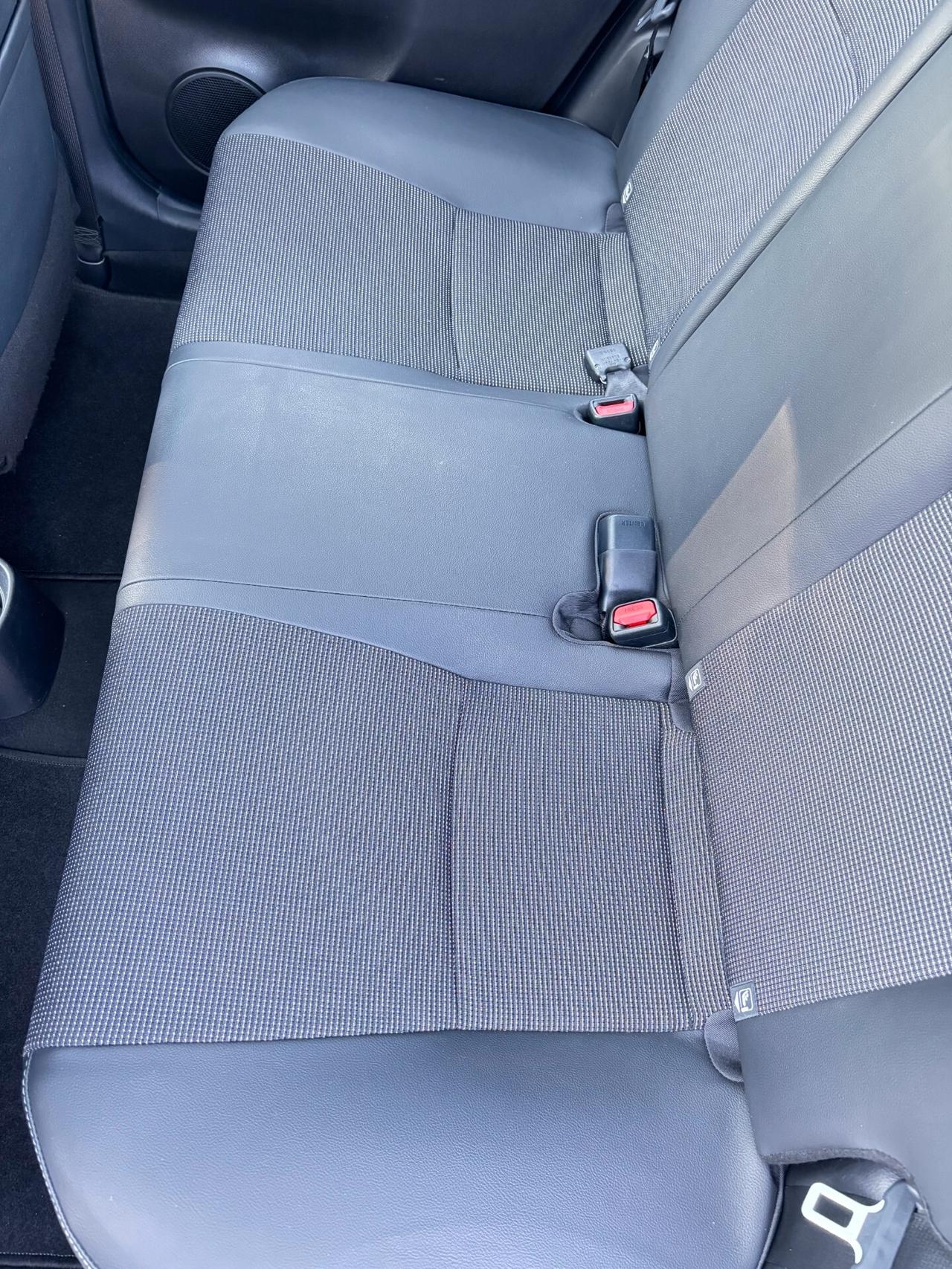 Toyota Yaris 1.5 Hybrid Blue Edition