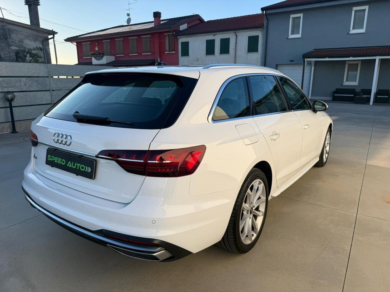 Audi A4 Avant ADVANCED Matrix