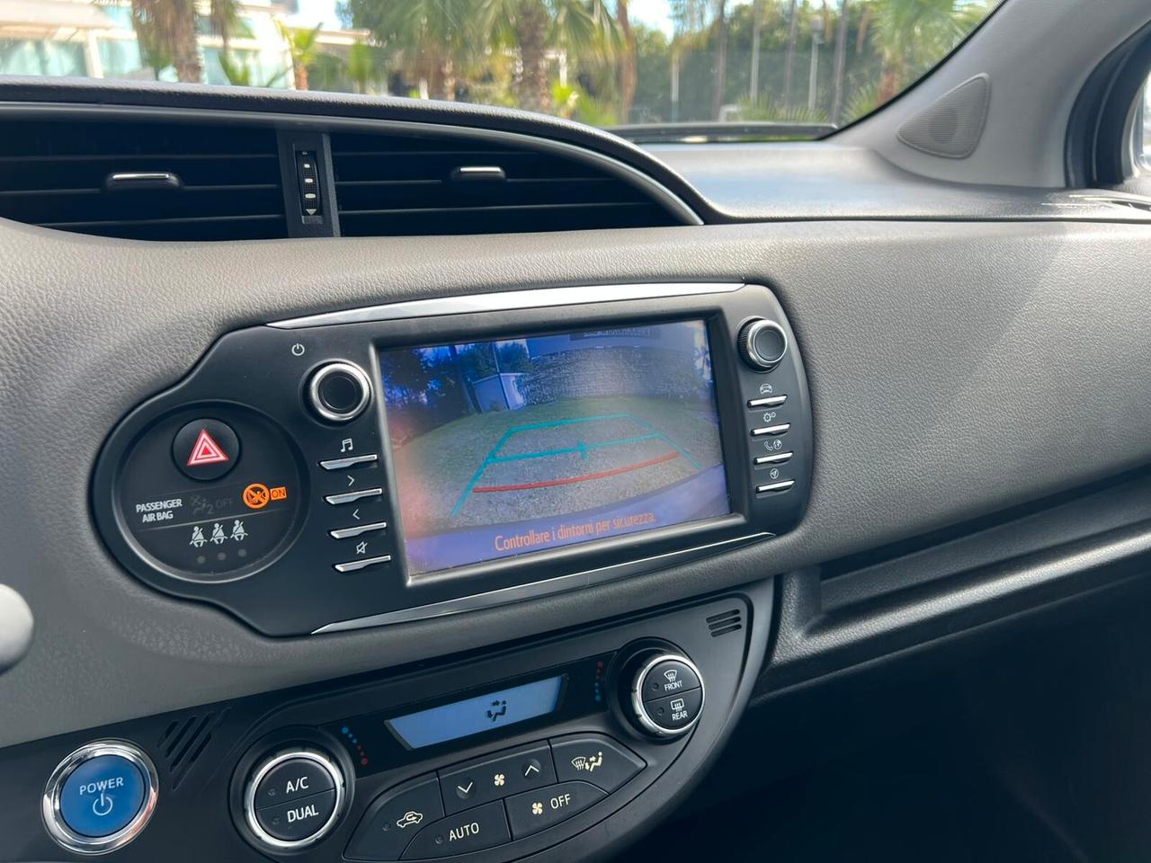 Toyota Yaris 1.5 Hybrid 5 porte Business