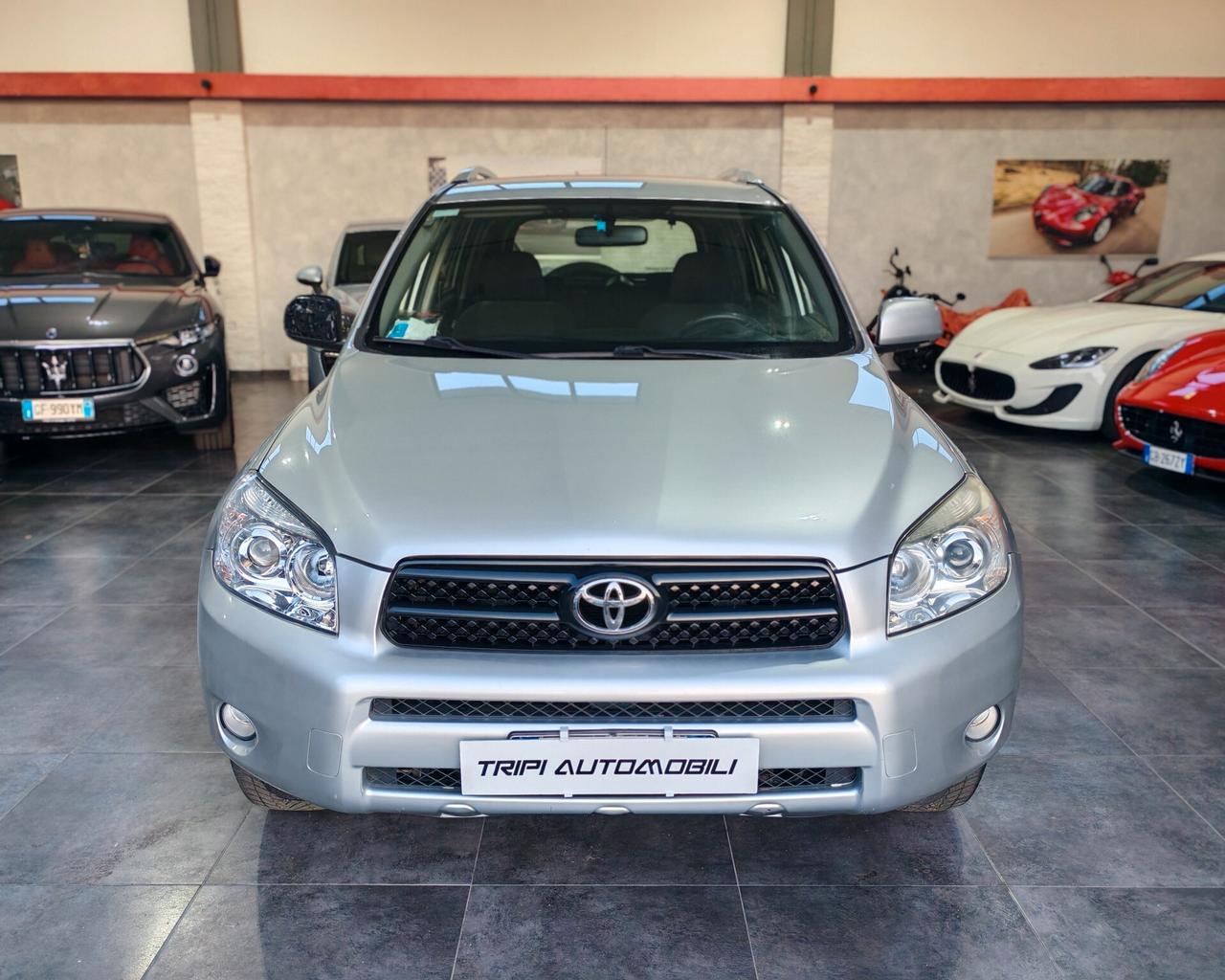 Toyota RAV 4 2.2 D-4D 136 CV Luxury
