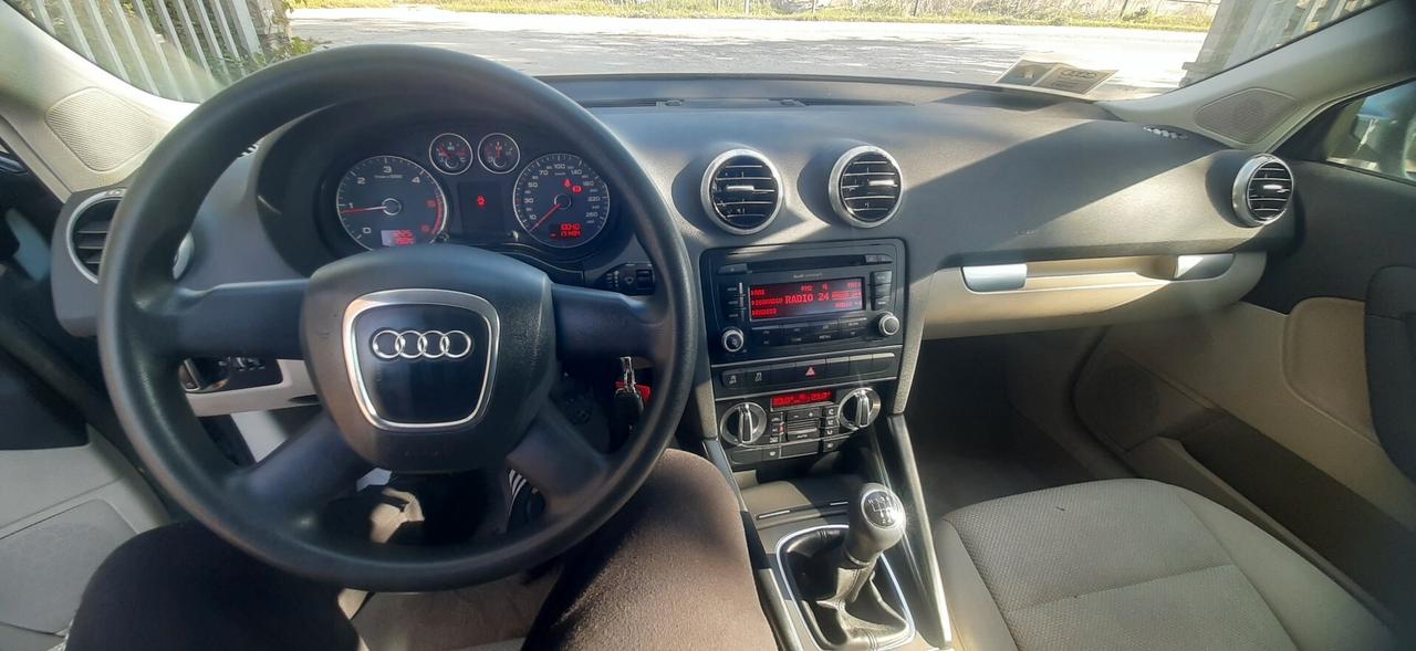 Audi A3 1.6 TDI 105 CV CR Ambition