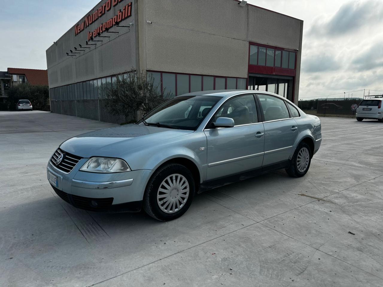 volkswagen passat 1.9 TDI/130 CV cat Trendline