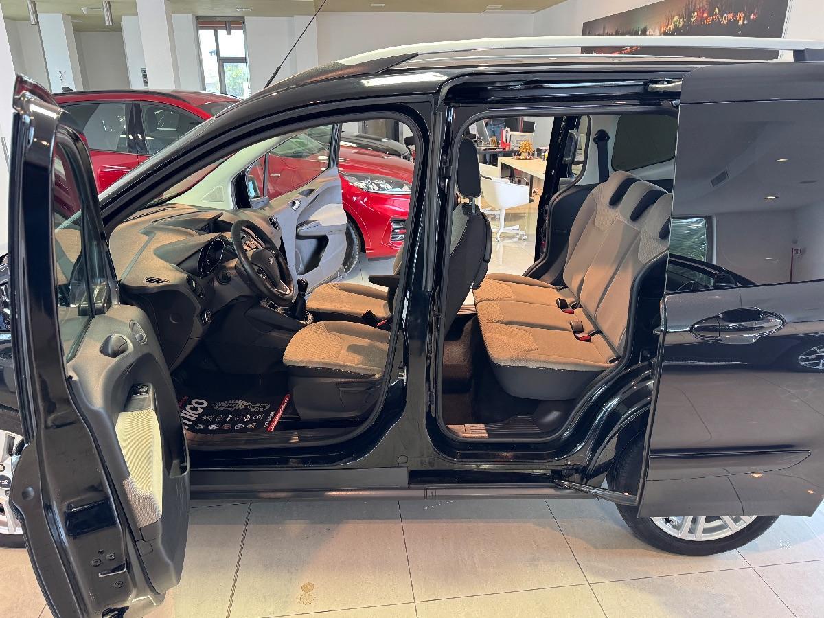 FORD Tourneo Courier 1.5 TDCI 95 CV Autocarro 5 Posti
