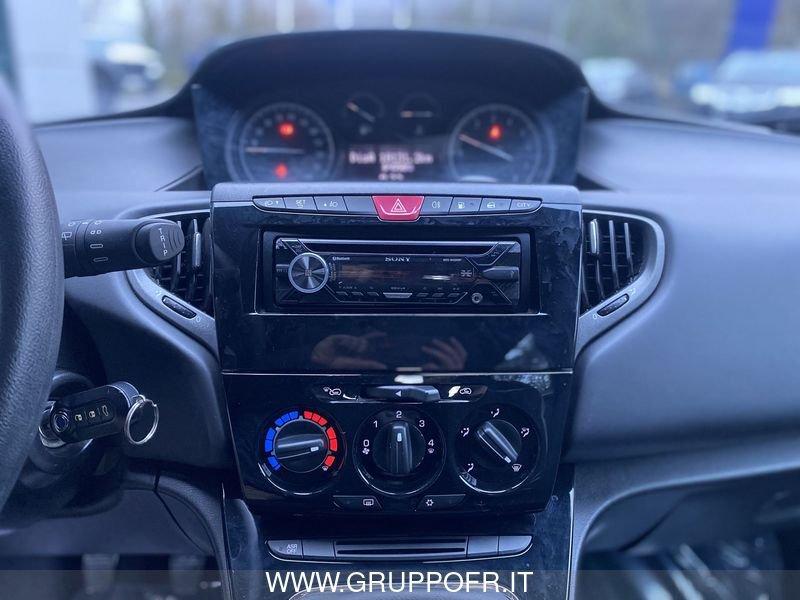 Lancia Ypsilon 1.2 69 CV 5 porte GPL Ecochic Silver