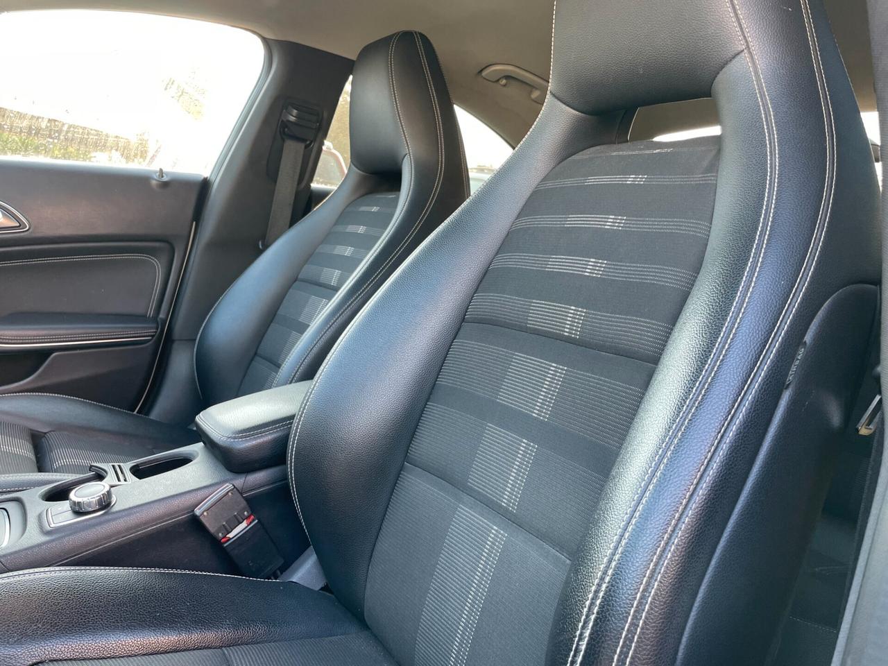 Mercedes-benz CLA 200 d Premium