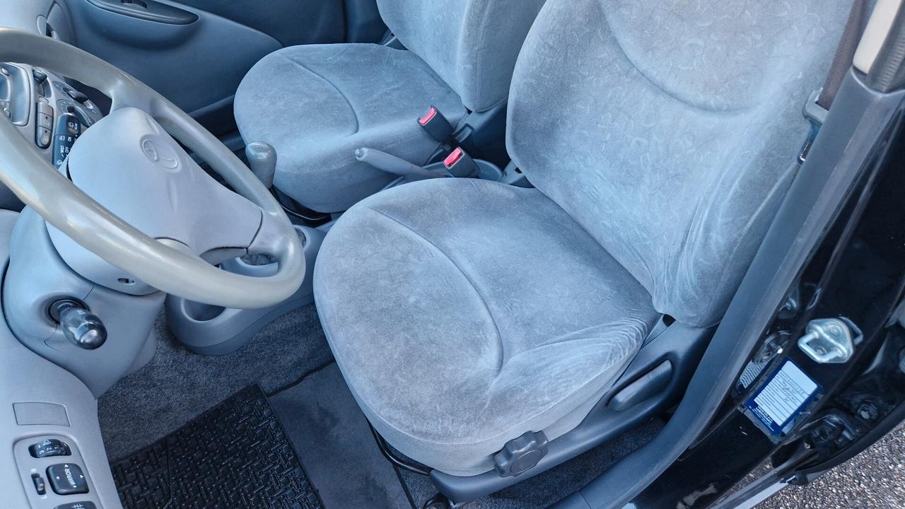 Toyota Yaris Sol *Neopatentati *