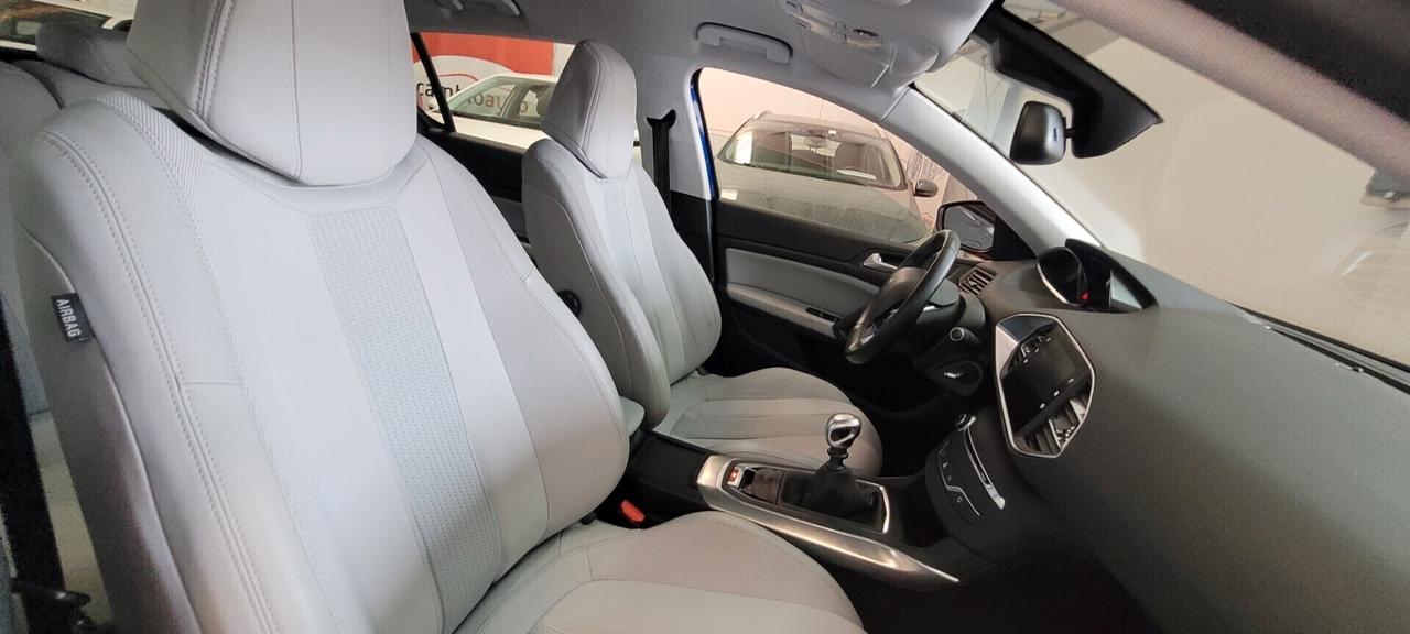 Peugeot 308 PureTech Turbo 130 Allure solo 39.000 km