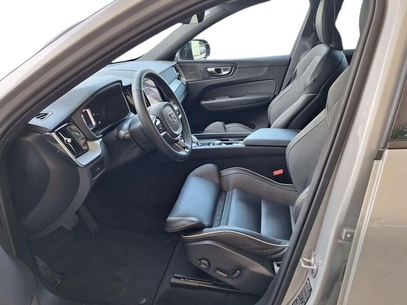 Volvo XC60 B5 250+14 CV AWD Automatica Mild Hybrid Plus Dark