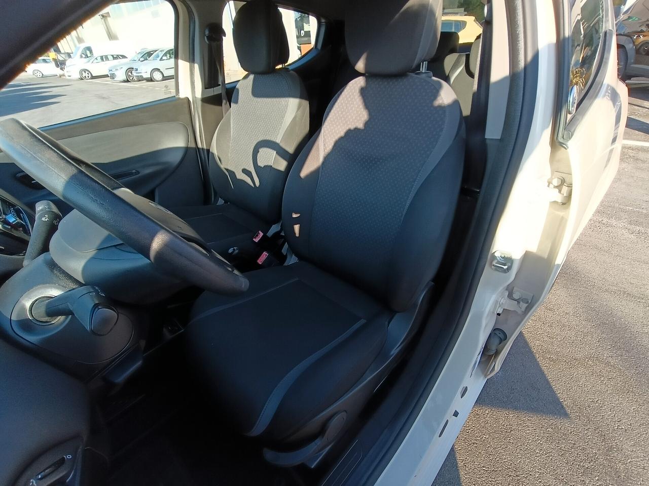 Lancia Ypsilon 1.2 69 CV 5 porte GPL Ecochic Silver