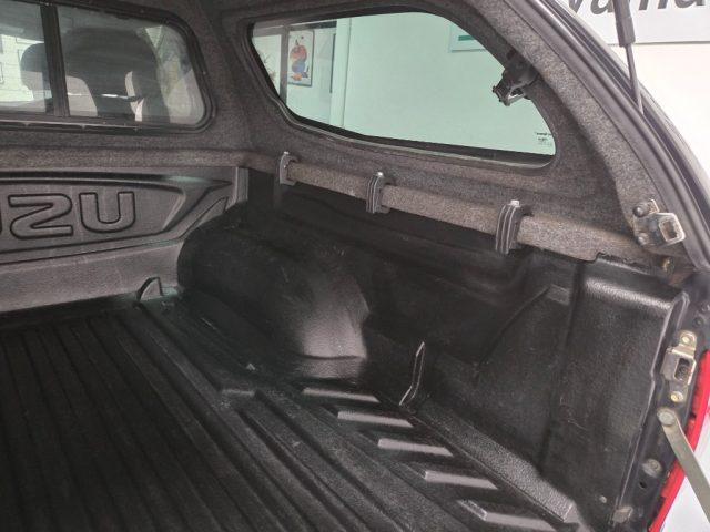 ISUZU D-Max 2.5 TD cat 4WD Pick-up SERVICE ISUZU