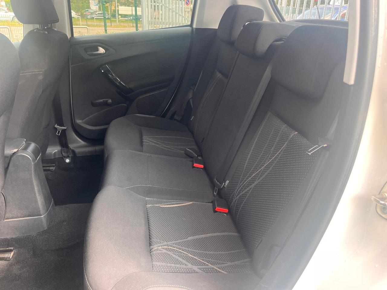 Peugeot 208 1.2 VTi 82 CV 5 porte Allure - 2012