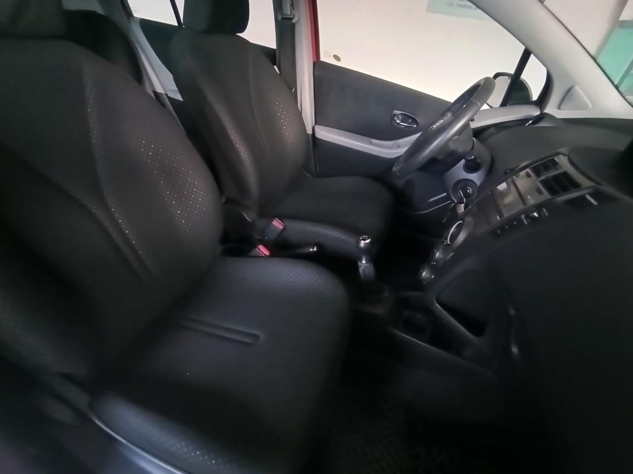 Toyota Yaris 1.0 5 porte Sol