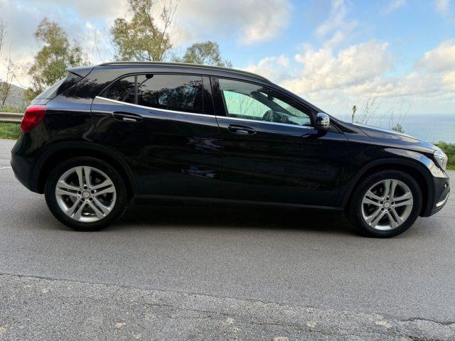 MERCEDES-BENZ GLA 200 d Automatic Premium