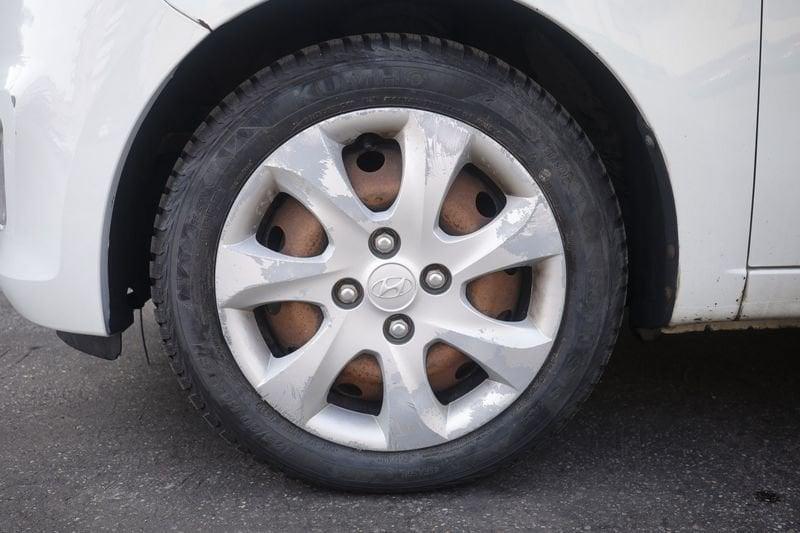 Hyundai i10 Hyundai i10 1.1 Like bluedrive Gpl 51KW ANNO 2012
