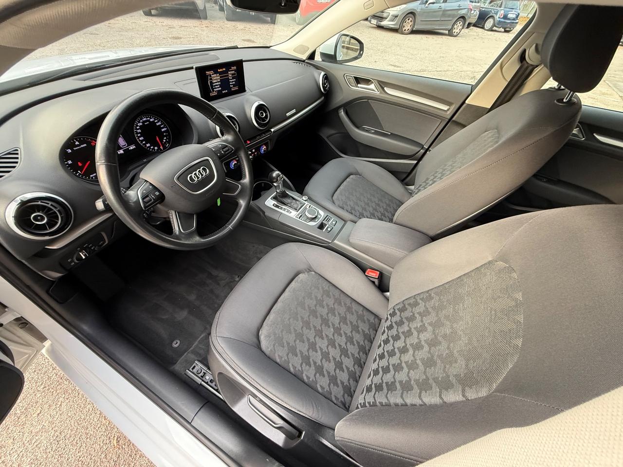 Audi A3 1.6 TDI S tronic 110 CV - Neopatentati