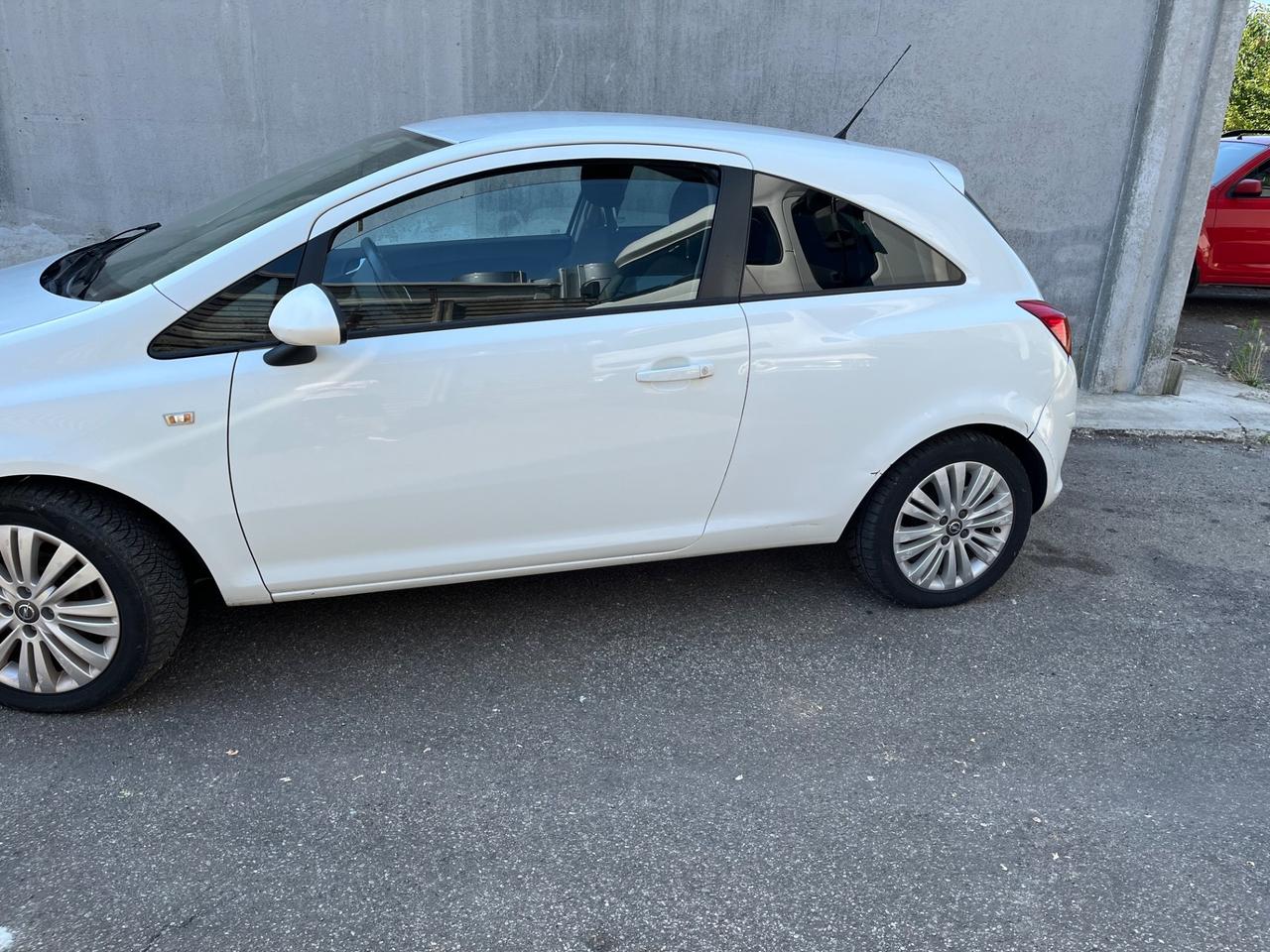 Opel Corsa 1.2 3 porte Edition