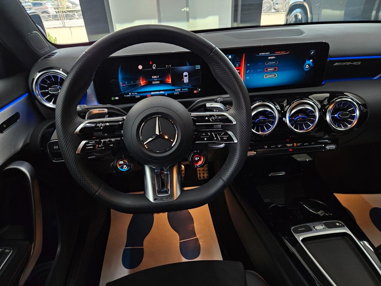 Mercedes-Benz A 35 AMG Line Premium 4matic auto