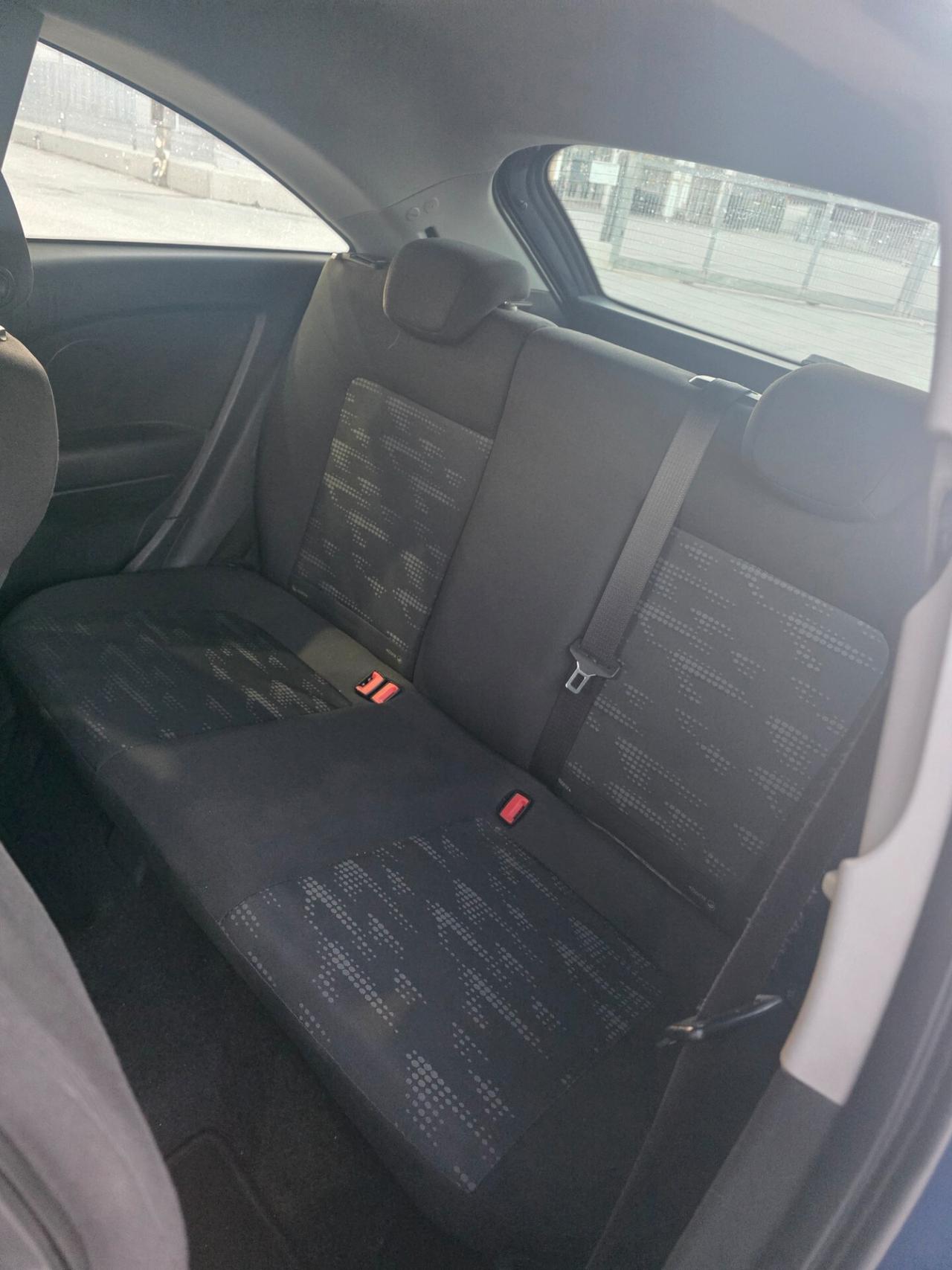 Opel Corsa GPL rivisionato 163000 km