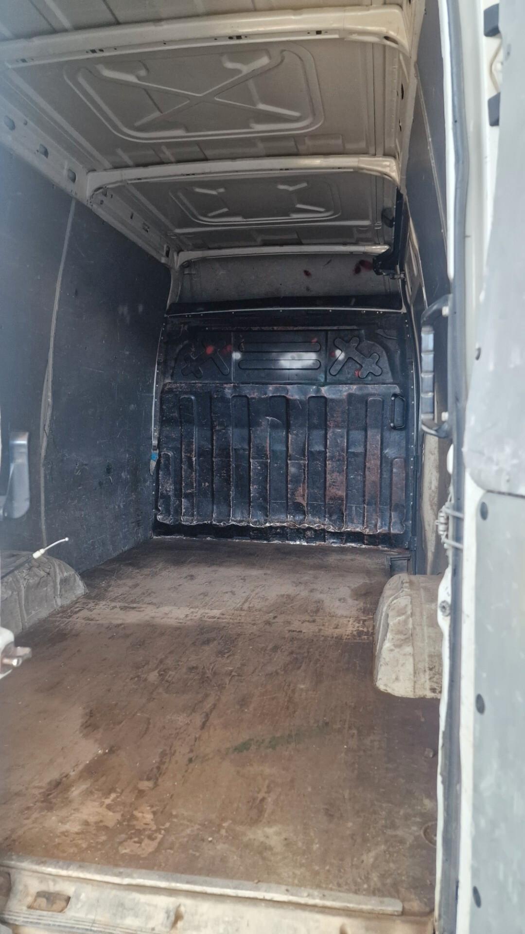 IVECO DAILY 33S13