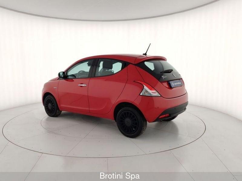 Lancia Ypsilon Ypsilon 1.0 FireFly 5 porte S&S Hybrid Ecochic Silver