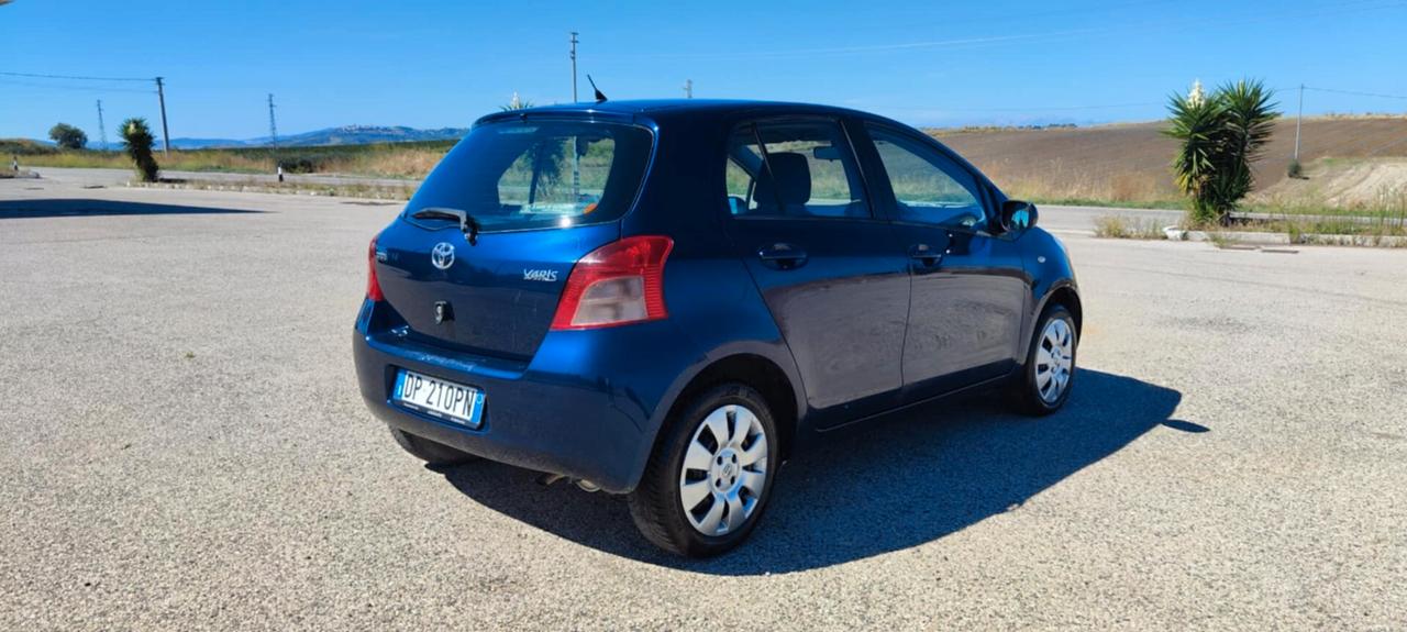 Toyota Yaris 2 serie SOL