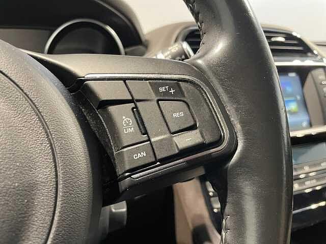 Jaguar F-PACE 180cv - Pure