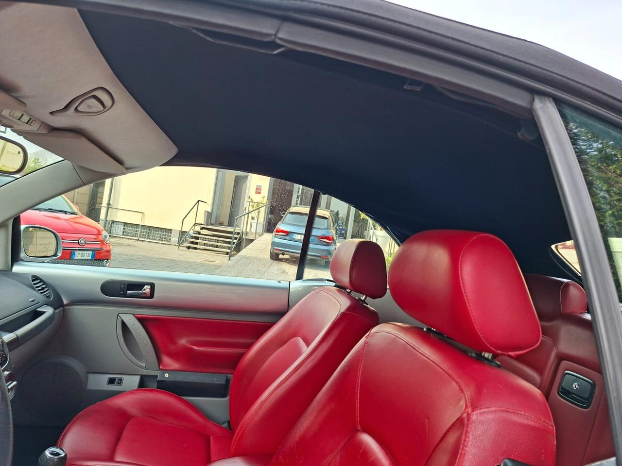 Volkswagen New Beetle 2.0 Cabrio tagliandata INTERESSE STORICO