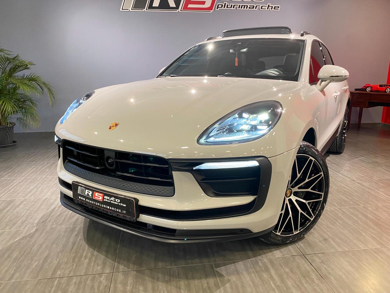 Porsche Macan 2.0 Sport Chrono GESSO