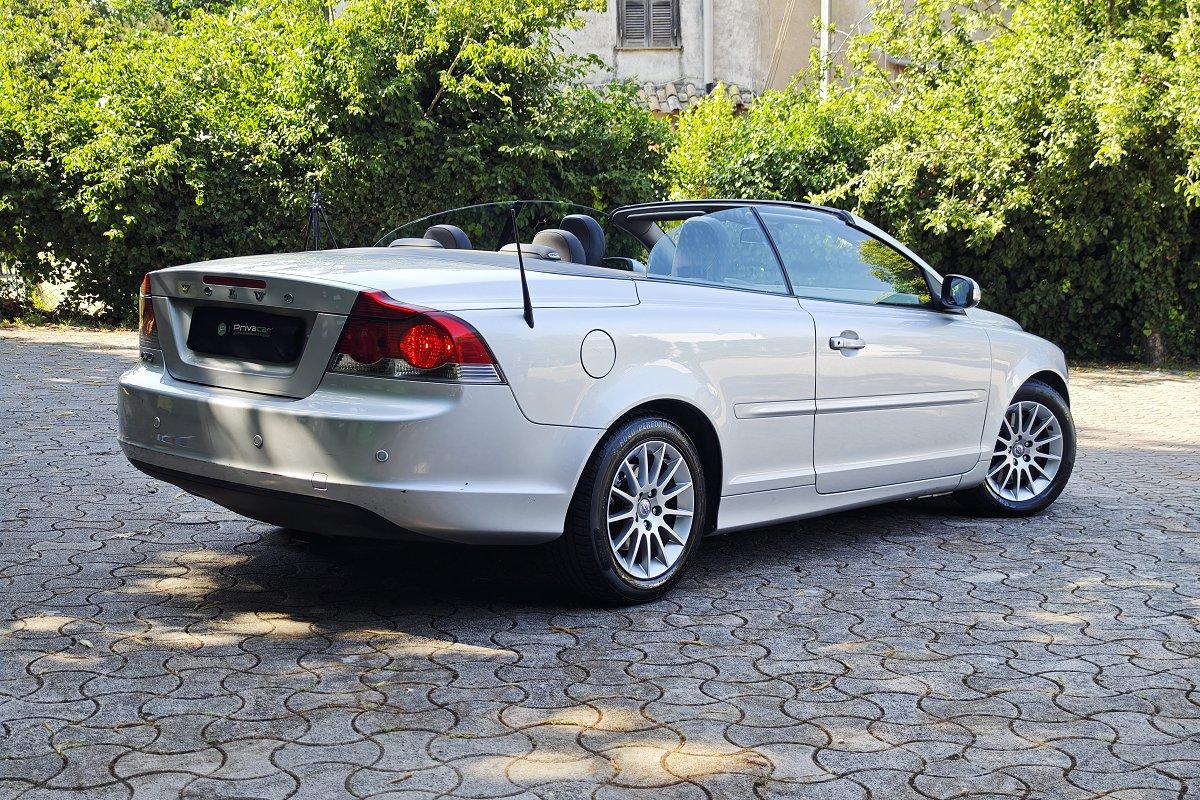 VOLVO C70 2.0 D Momentum